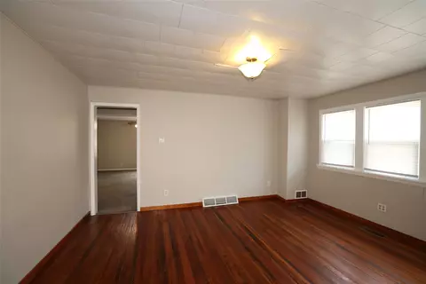 Living - 415 Marshall St, Boone, IA 50036 photo 3 of 5