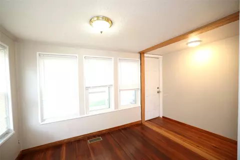 Living - 415 Marshall St, Boone, IA 50036 photo 1 of 5