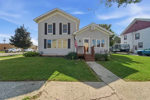 201 2nd Ave SW, State Center, IA 50247