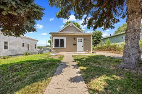 3106 4th St, Des Moines, IA 50313