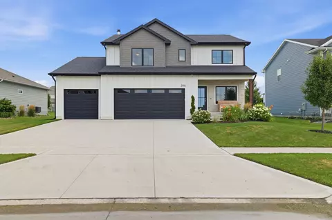 2915 NW Beechwood Ct, Ankeny, IA 50023