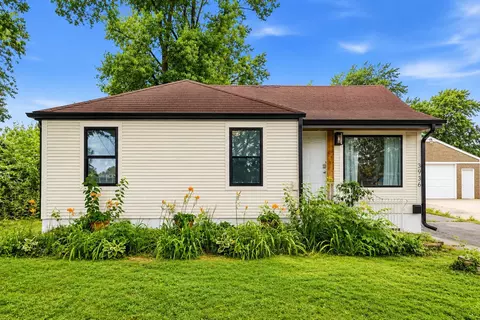 3936 E 8th St, Des Moines, IA 50316