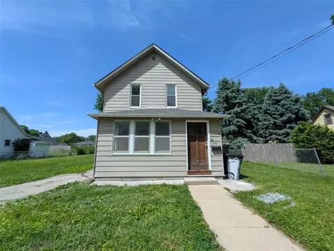 240 E Dunham Ave, Des Moines, IA 50315