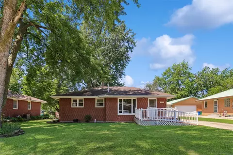 1111 N D St, Indianola, IA 50125