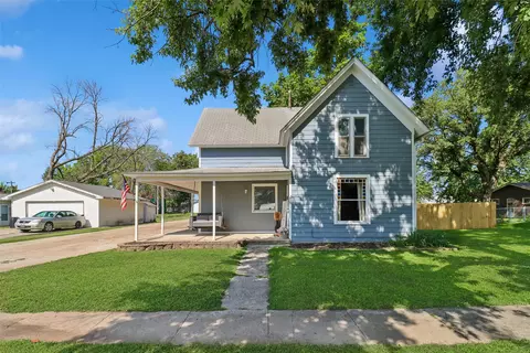 206 S 1st St, Panora, IA 50216