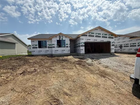 25080 Bluebird Cir, Adel, IA 50003