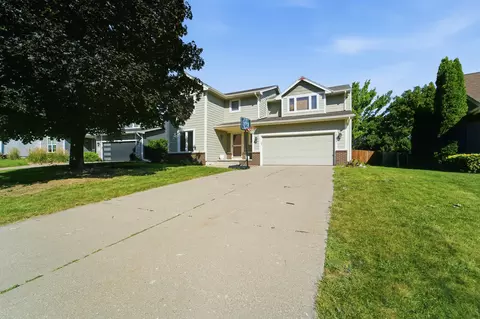 14543 Summit Dr, Clive, IA 50325