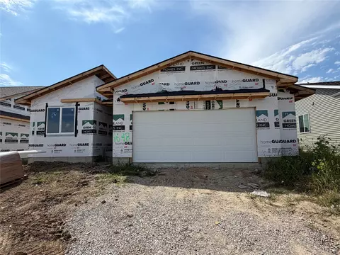 1648 NW Savannah Dr, Ankeny, IA 50023