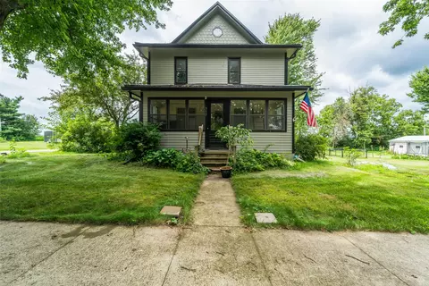 315 S Pine St, Zearing, IA 50278