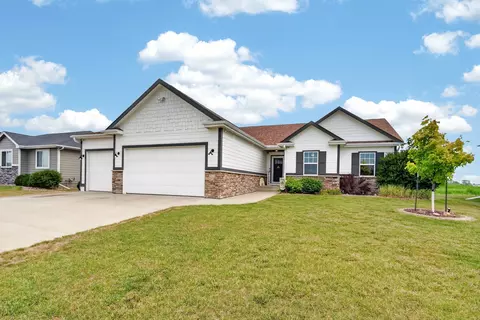 3221 4th Ave SE, Altoona, IA 50009