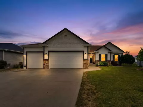 3221 4th Ave SE, Altoona, IA 50009