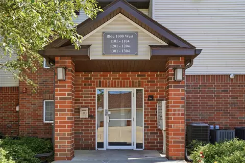 6440 Ep True Pkwy #1104, West Des Moines, IA 50266