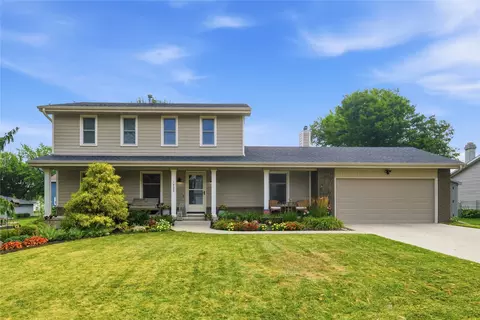 1822 Prairie St, Grinnell, IA 50112