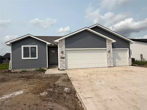 1420 Cedar St, Waukee, IA 50263