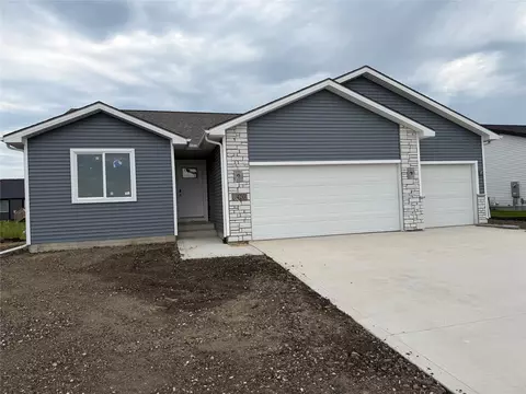 1420 Cedar St, Waukee, IA 50263