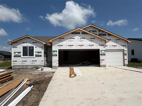 1420 Cedar St, Waukee, IA 50263