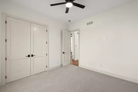 Bedroom - 45 NW Crabtree Ln, Waukee, IA 50263 photo 3 of 4