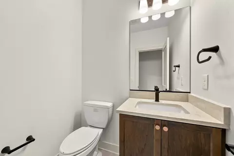 Bath - 45 NW Crabtree Ln, Waukee, IA 50263 photo 6 of 6