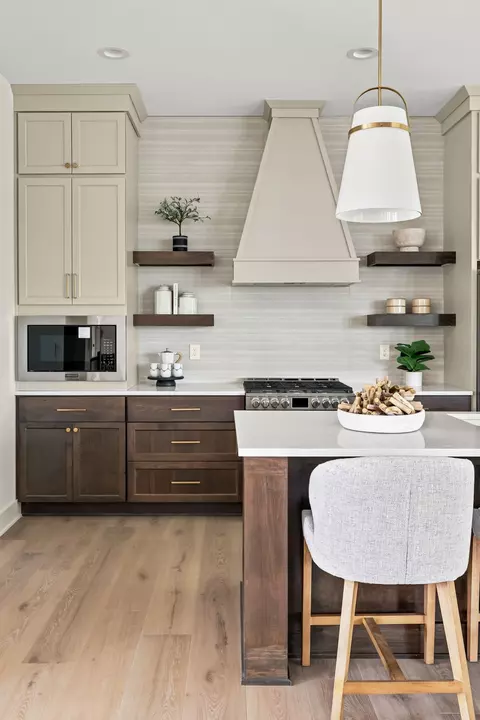 Kitchen - 45 NW Crabtree Ln, Waukee, IA 50263 photo 4 of 5