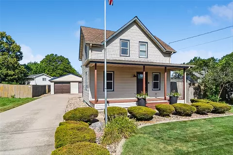 105 15th St, Dallas Center, IA 50063