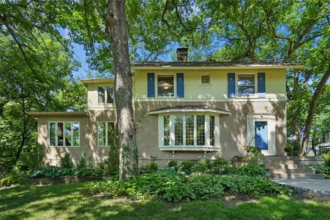 120 Glenview Dr, Des Moines, IA 50312