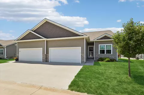 812 Pinehurst Way, Polk City, IA 50226