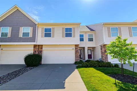 197 79th St, West Des Moines, IA 50266