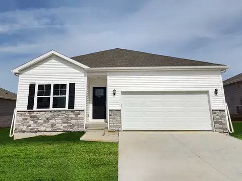 809 Fireside Dr NW, Bondurant, IA 50035