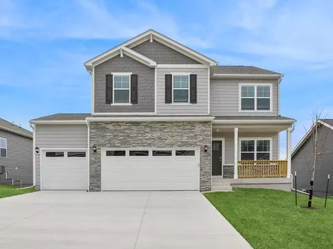 303 39th St SW, Altoona, IA 50009