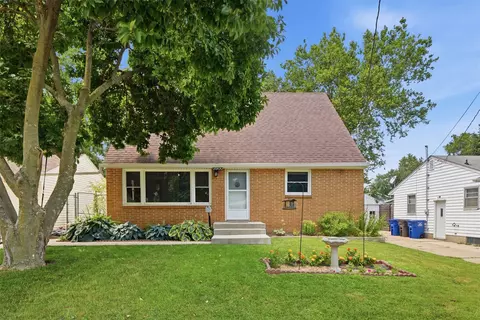 3900 Amherst St, Des Moines, IA 50313