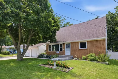 3900 Amherst St, Des Moines, IA 50313