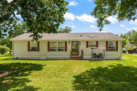 715 N 5th St, Winterset, IA 50273