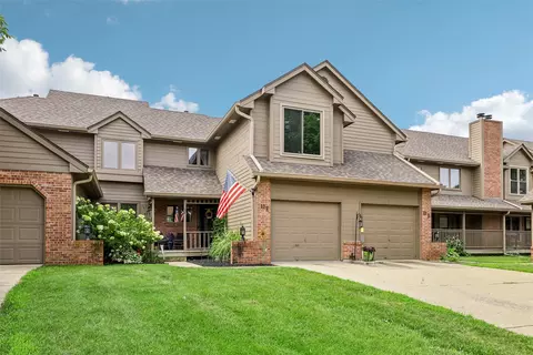 1070 50th St #13E, West Des Moines, IA 50266