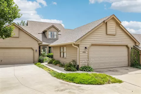 1936 Maple Cir, West Des Moines, IA 50265