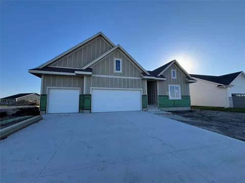 807 SW Boulder Dr, Grimes, IA 50111