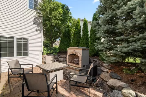 2805 149th St, Urbandale, IA 50323