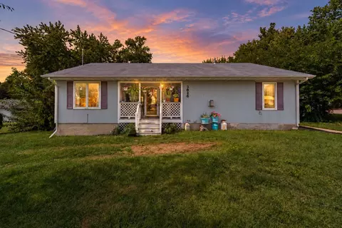 3828 E 29th St, Des Moines, IA 50317