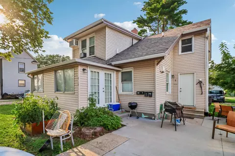 2712 Dean Ave, Des Moines, IA 50317