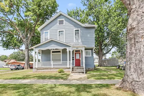 601 E Robinson St, Knoxville, IA 50138