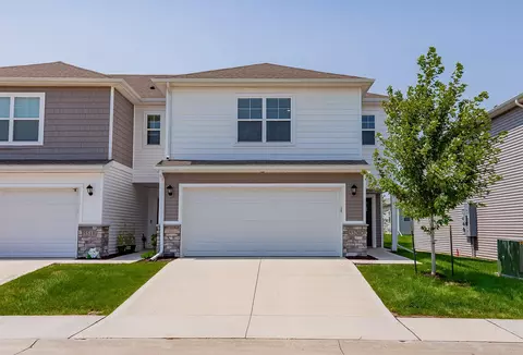 5520 144th St, Urbandale, IA 50323