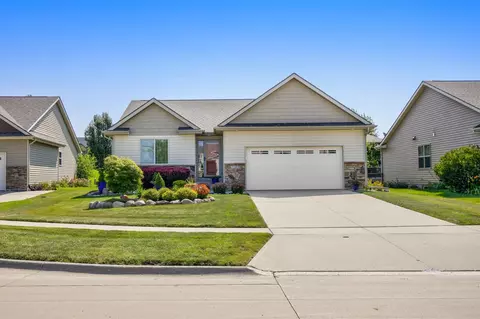 2505 NEwing Ct, Grimes, IA 50111