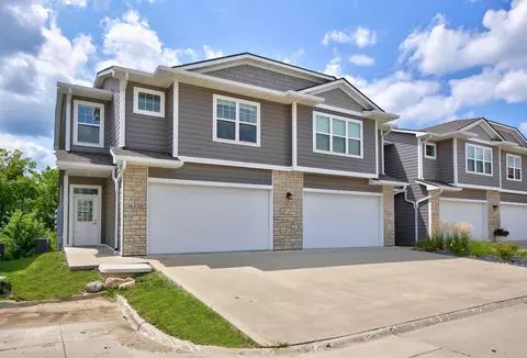 5430 154th Ct, Urbandale, IA 50323