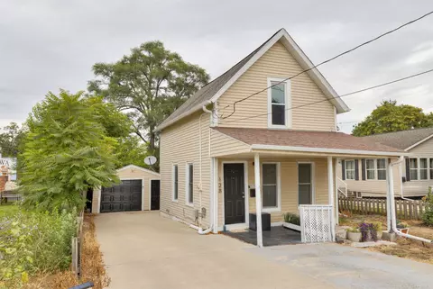 128 Hartford Ave, Des Moines, IA 50315