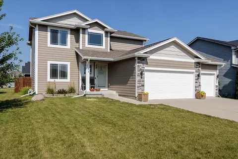 5530 148th Cir, Urbandale, IA 50323