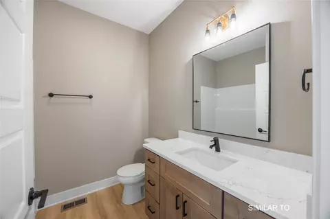 Bath - 2702 Ponte Pl, Adel, IA 50003 photo 4 of 5