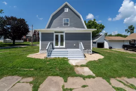 208 S Church St, Toledo, IA 52342