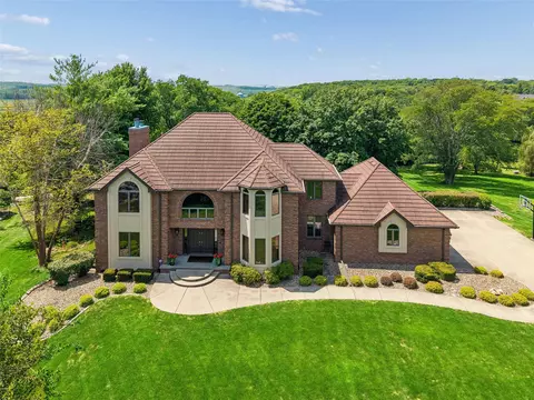 35115 Burgundy Cir, Waukee, IA 50263