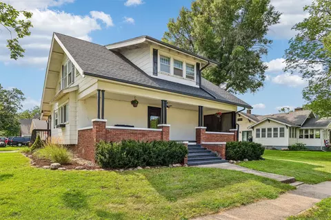 305 NE Cherry Ave, Earlham, IA 50072