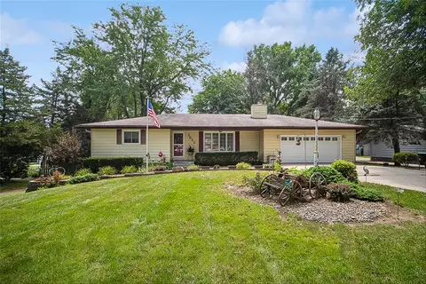 2055 E Leland Ave, Des Moines, IA 50320