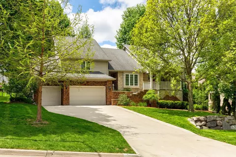 705 S 25th Ct, West Des Moines, IA 50265